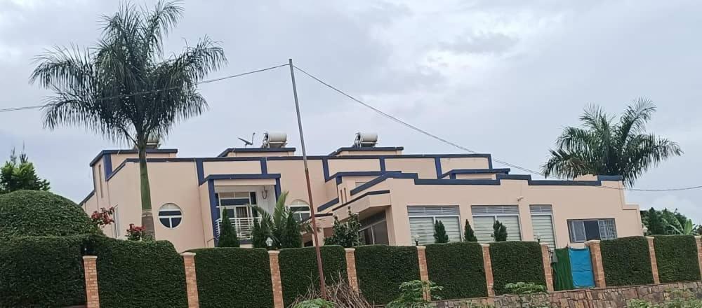 Ikaze B&B Kigali Bagian luar foto