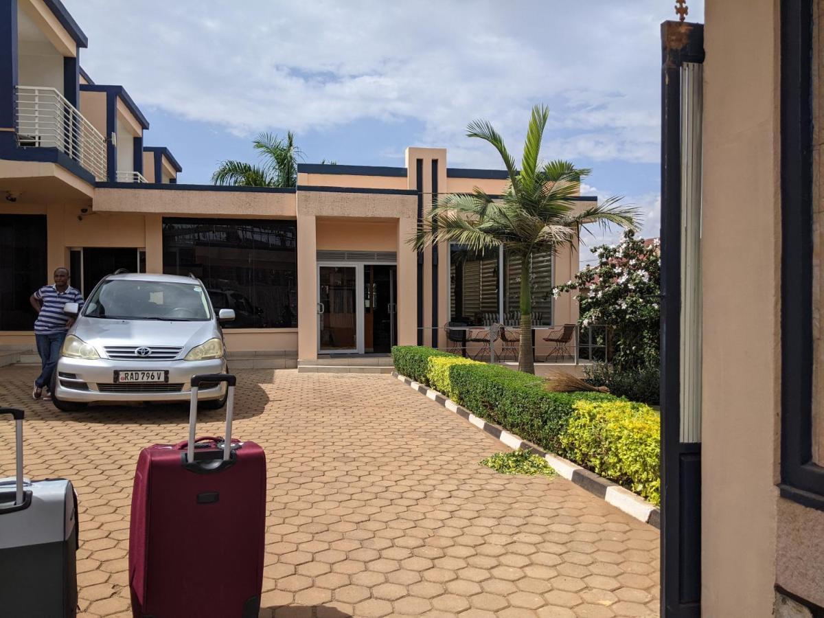 Ikaze B&B Kigali Bagian luar foto