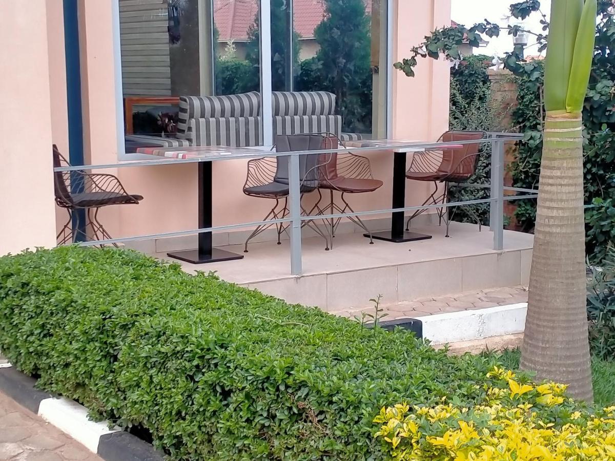 Ikaze B&B Kigali Bagian luar foto