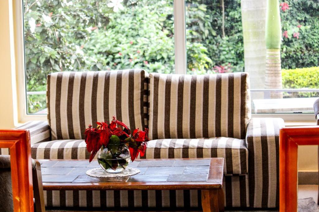 Ikaze B&B Kigali Bagian luar foto