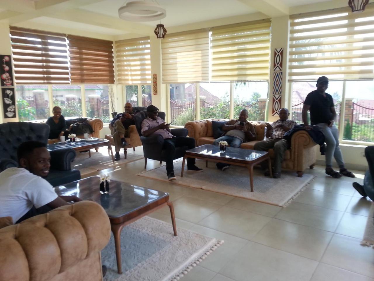 Ikaze B&B Kigali Bagian luar foto