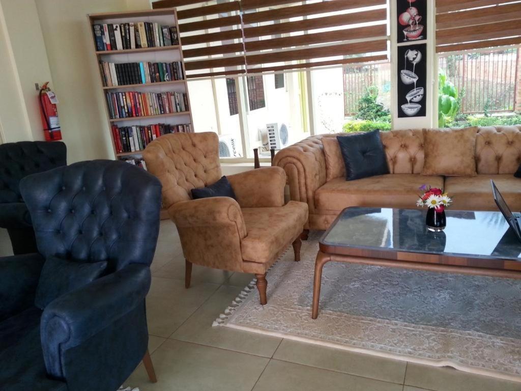 Ikaze B&B Kigali Bagian luar foto