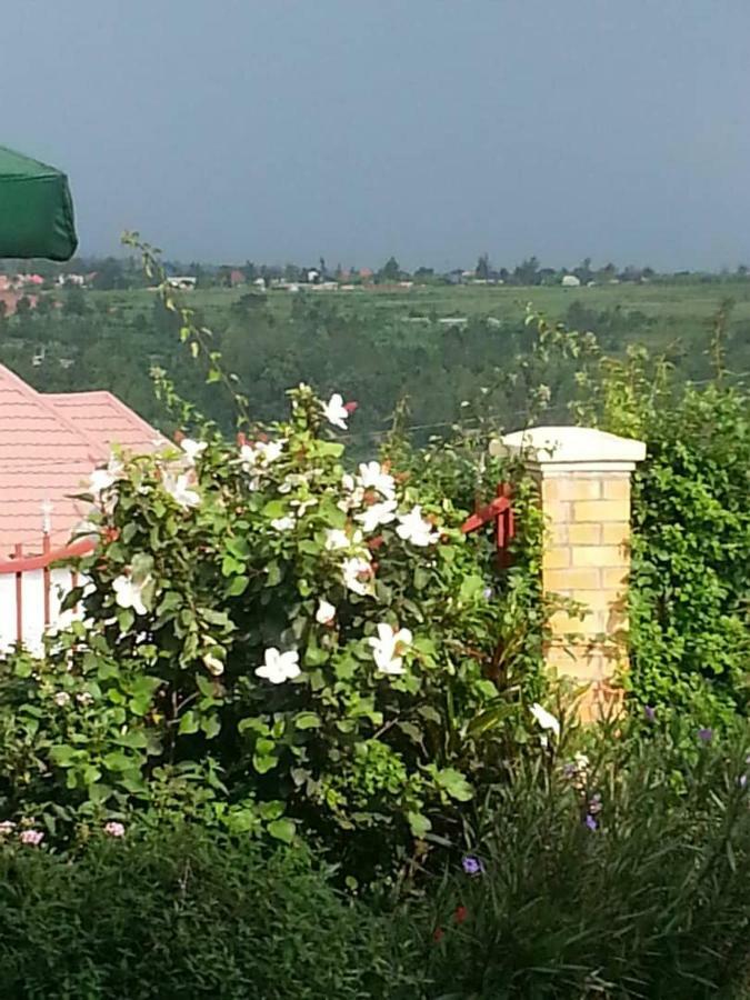 Ikaze B&B Kigali Bagian luar foto